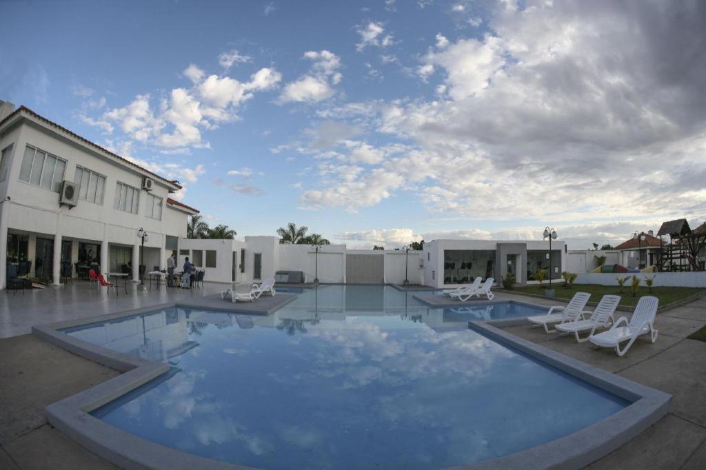 Terranova Suites Santa Cruz de La Sierra Exterior photo