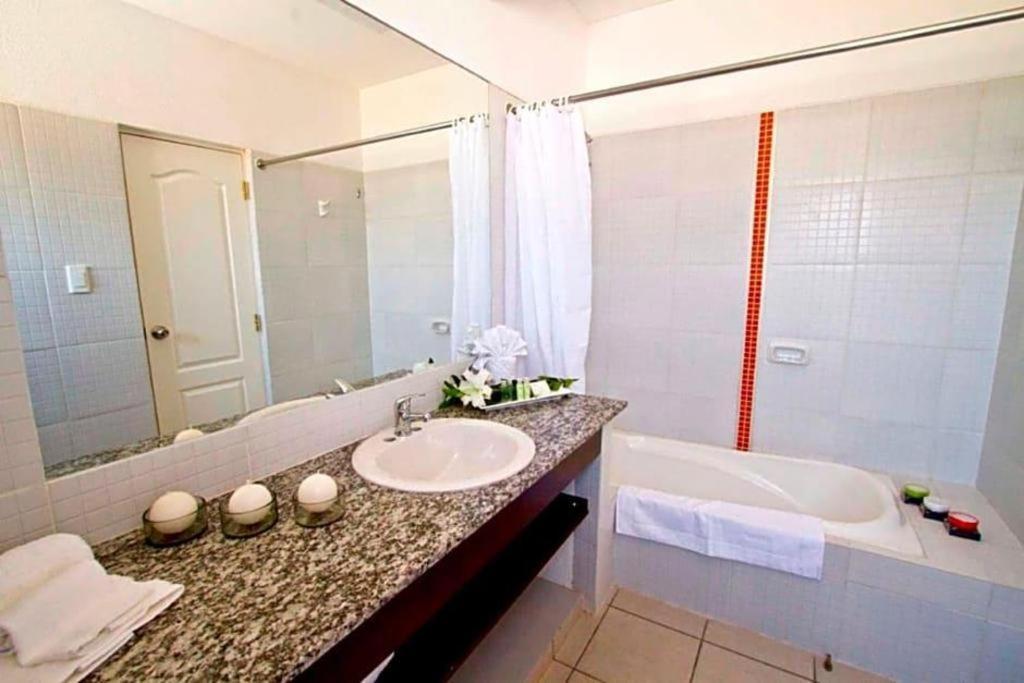 Terranova Suites Santa Cruz de La Sierra Exterior photo